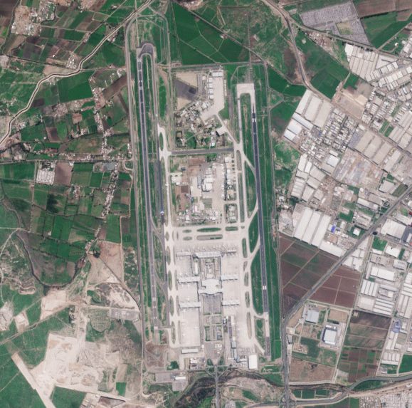 Se inaugura Pudahuel, el aeropuerto de Santiago