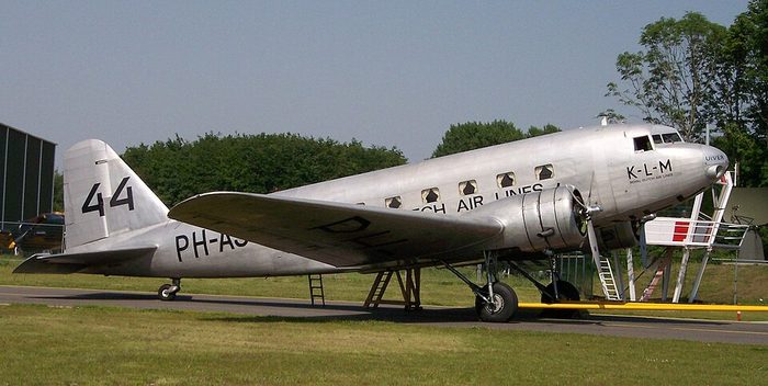 Vuela el Douglas DC-2