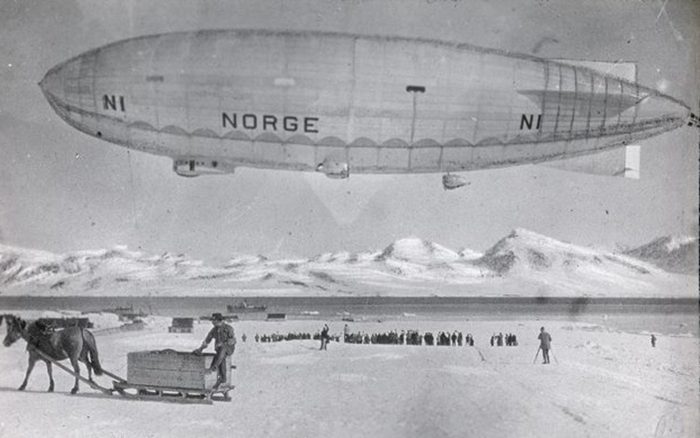 El Norge cruza el Ártico