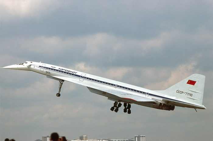 El Tu-144 cae en Le Bourget