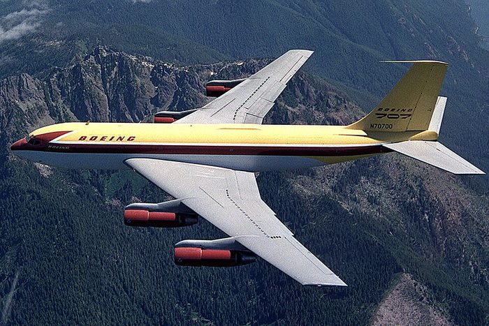 The Dash 80 flies, father of the 707
