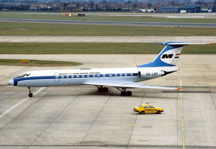The Tu-134 flies