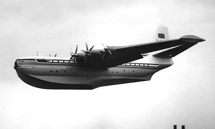 Vuela el Princess, el hidroavión gigante