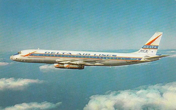 El DC-8 entra en servicio