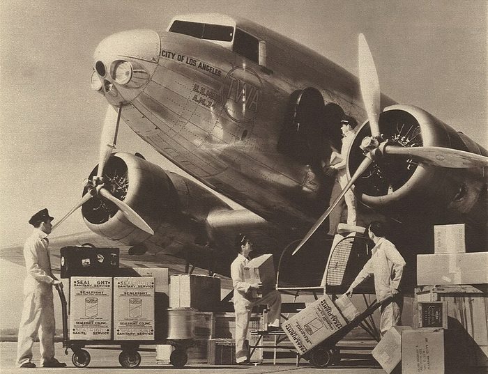 El DC-1 nace en un contrato