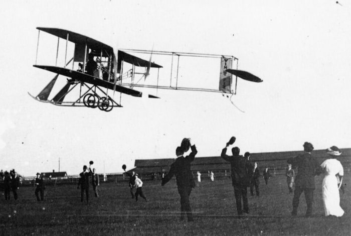 Cal Rodgers cruza Estados Unidos en avión