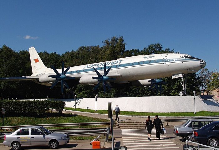 Vuela el Tupolev Tu-114