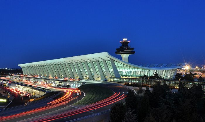 Kennedy inaugura el aeropuerto de Dulles