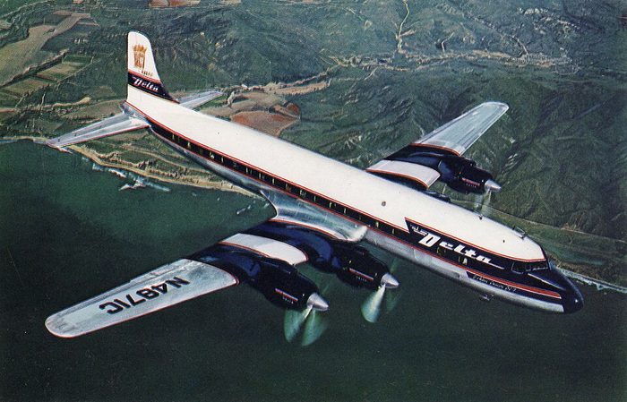 El DC-7 entra en servicio