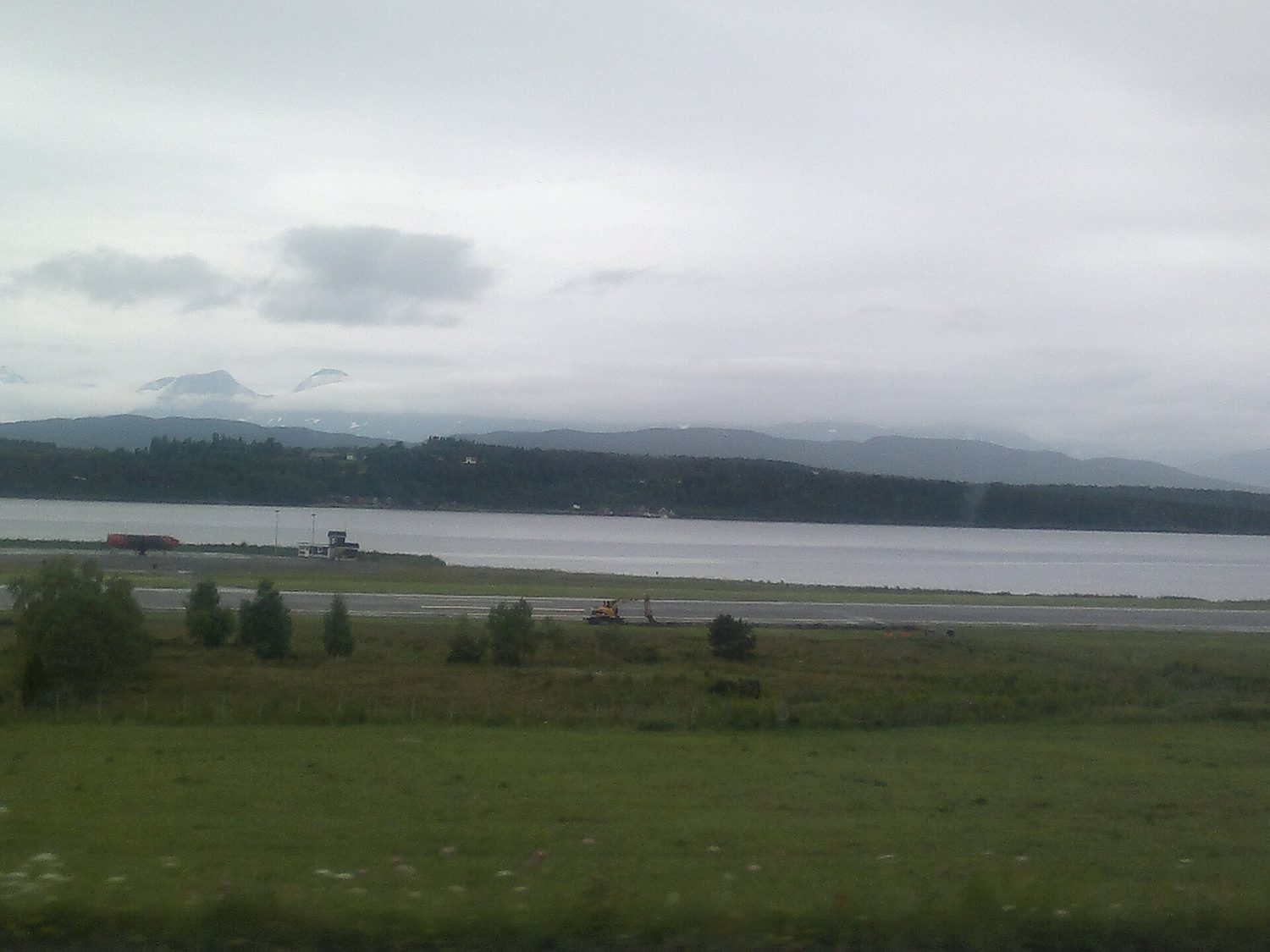 Molde Airport, Årø