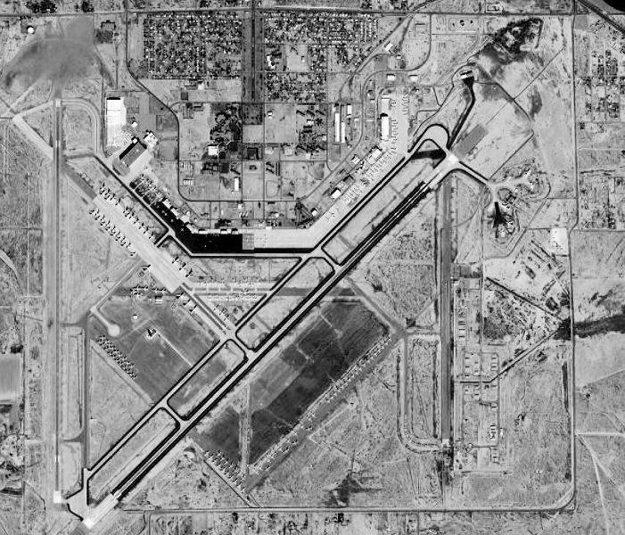 Roswell Air Center Airport