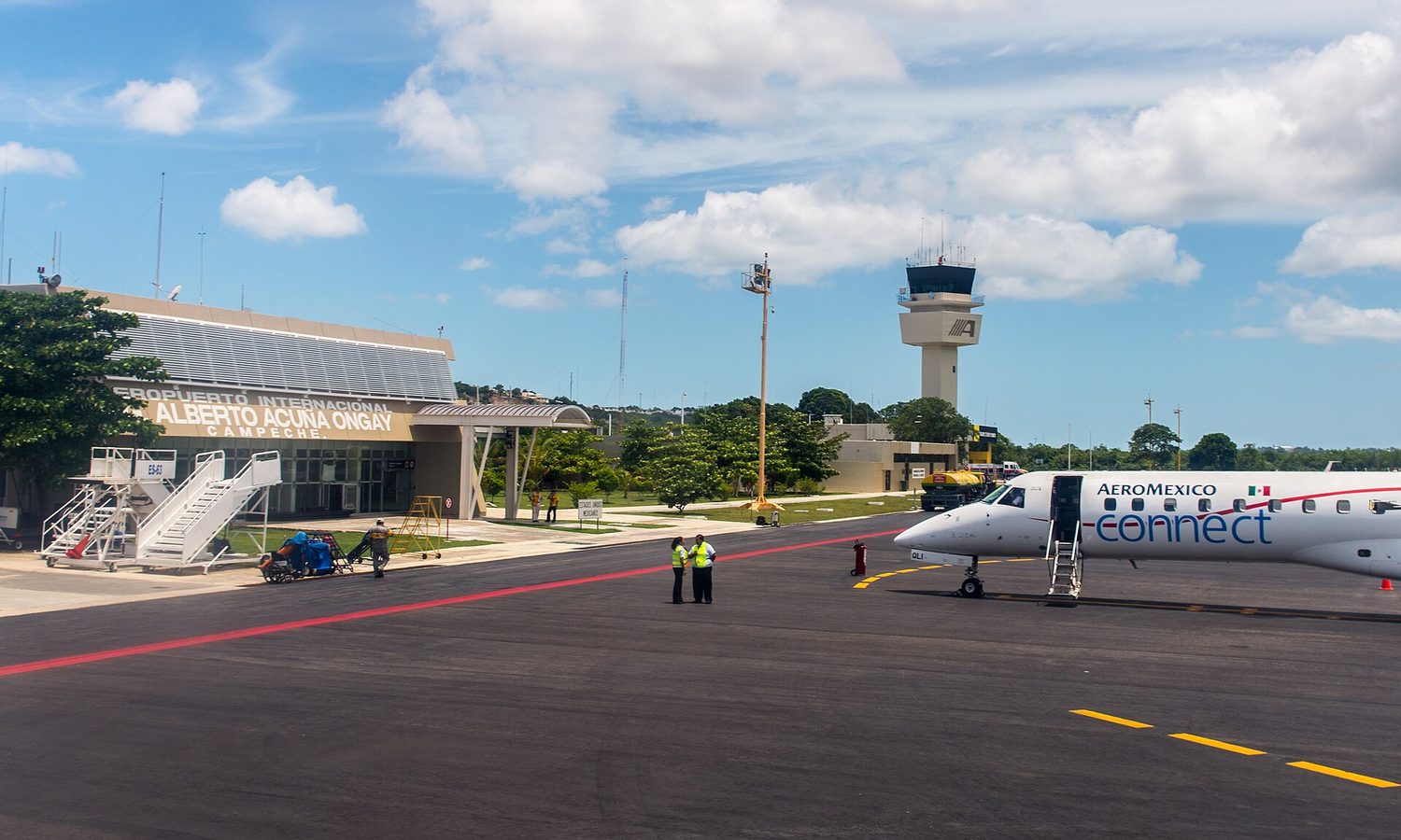 Aeropuerto Internacional Ing. Alberto Acuña Ongay