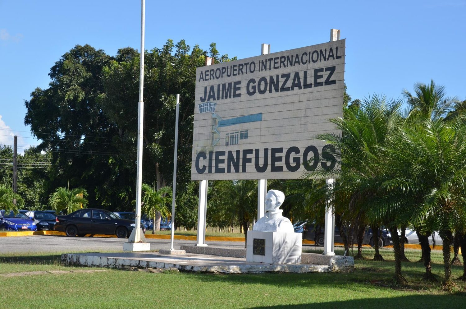 Aeropuerto Internacional Jaime González