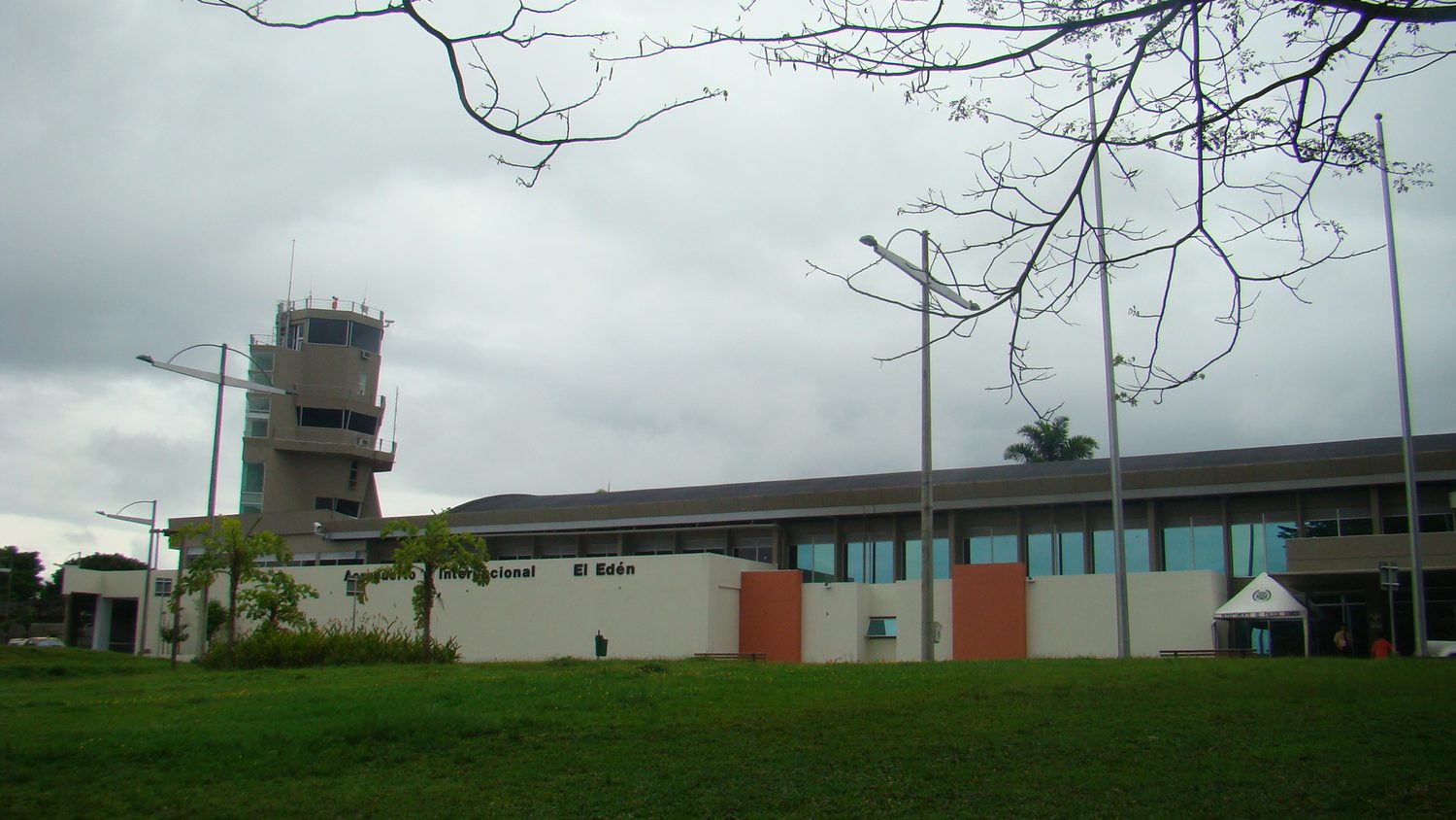 Aeropuerto Internacional El Edén