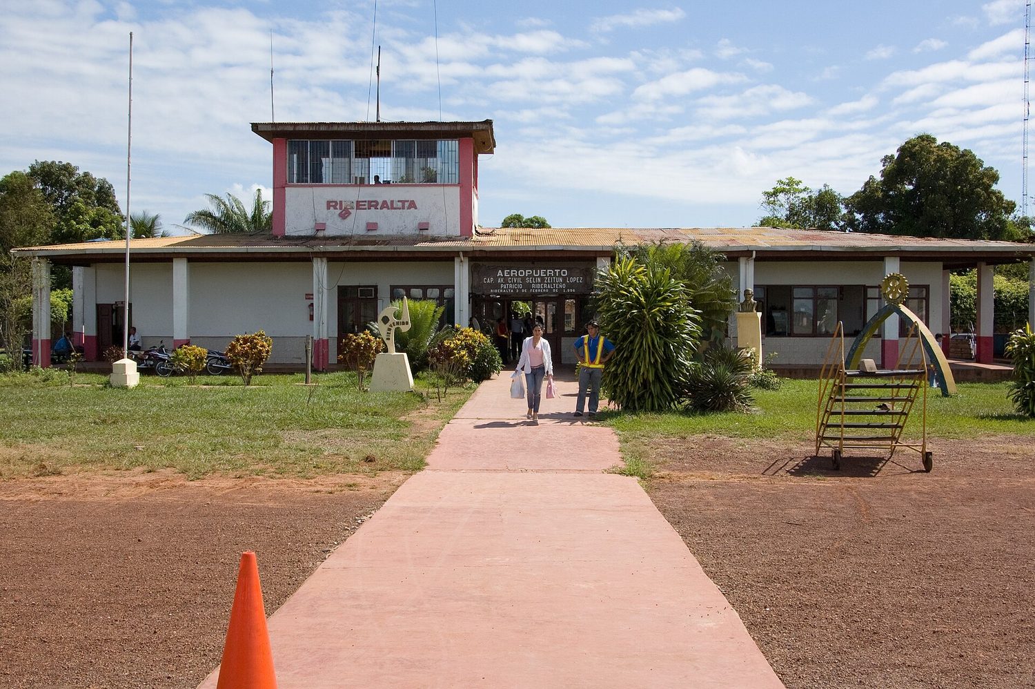 Capitán Av. Selin Zeitun Lopez Airport