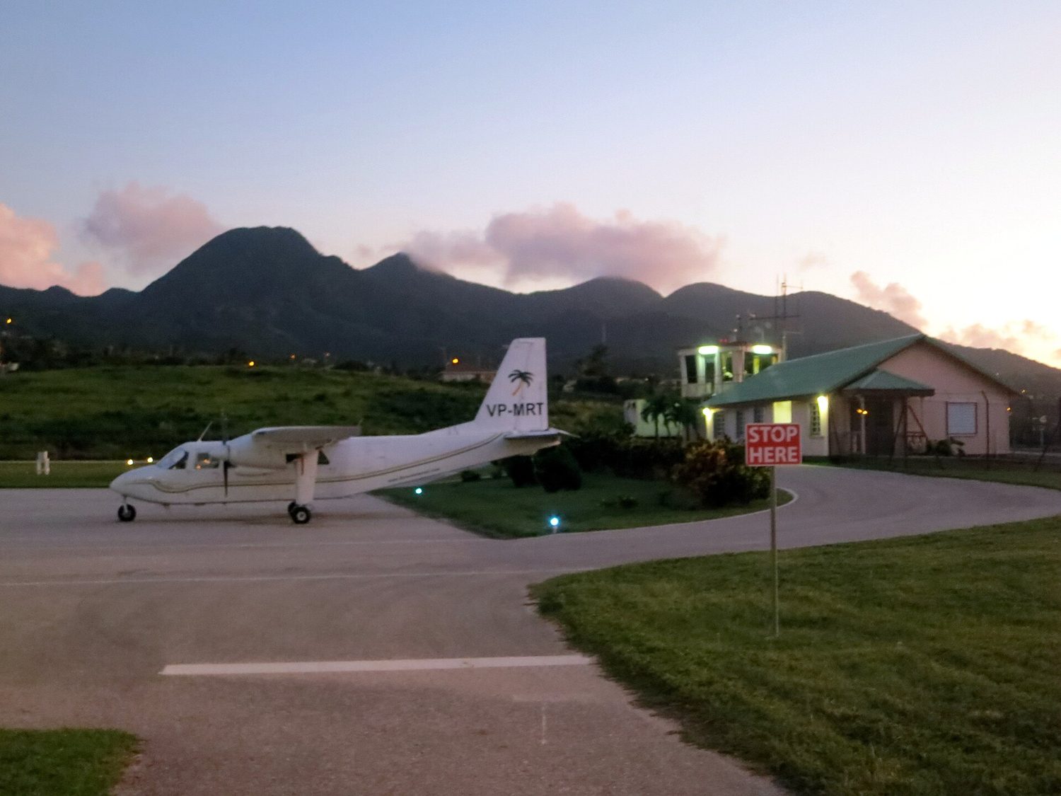 Aeropuerto John A. Osborne