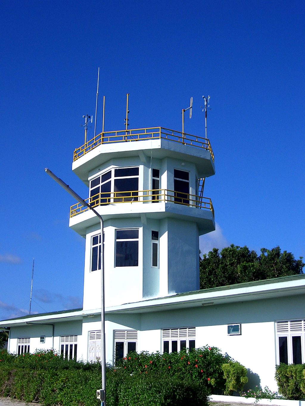 Kaadedhdhoo Airport