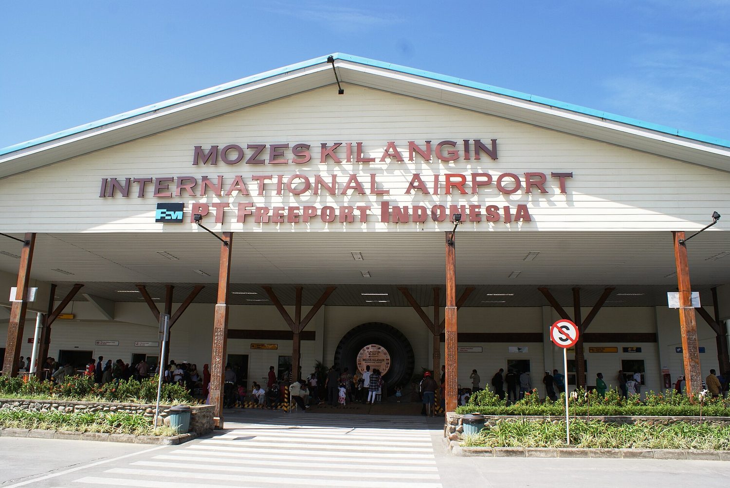Mozes Kilangin Airport
