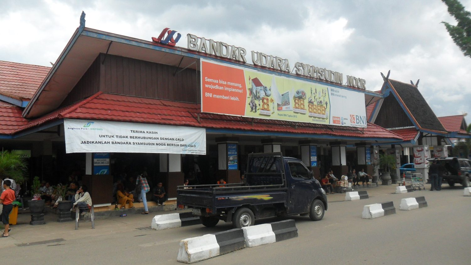 Syamsudin Noor International Airport
