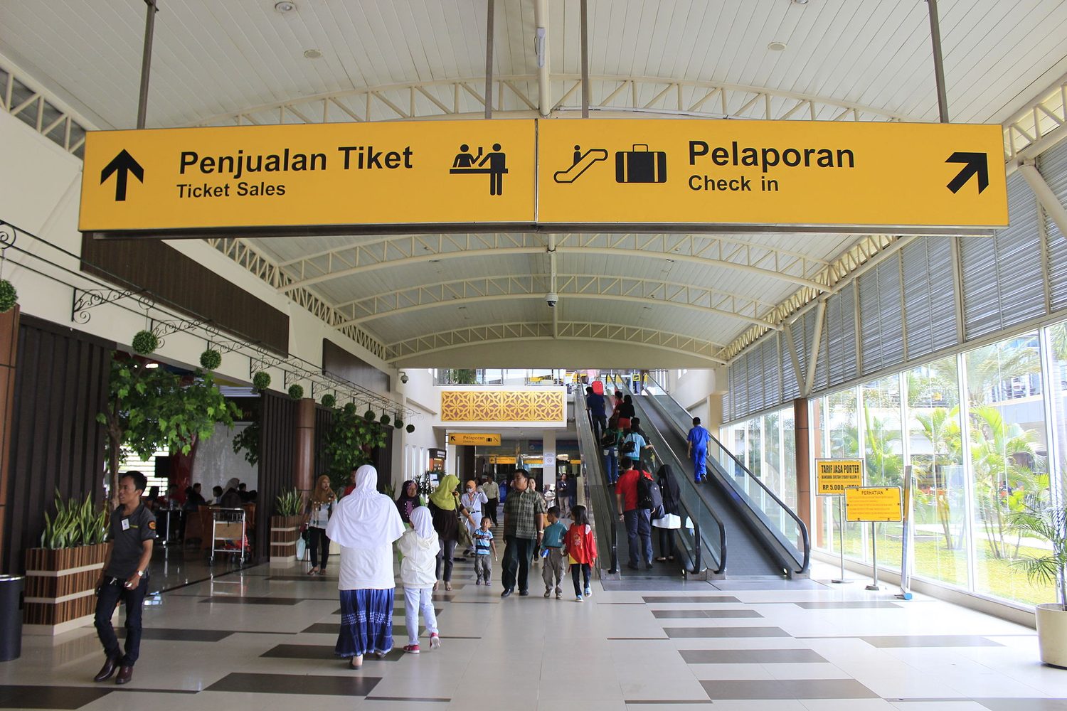 Sultan Syarif Kasim II International Airport / Roesmin Nurjadin AFB